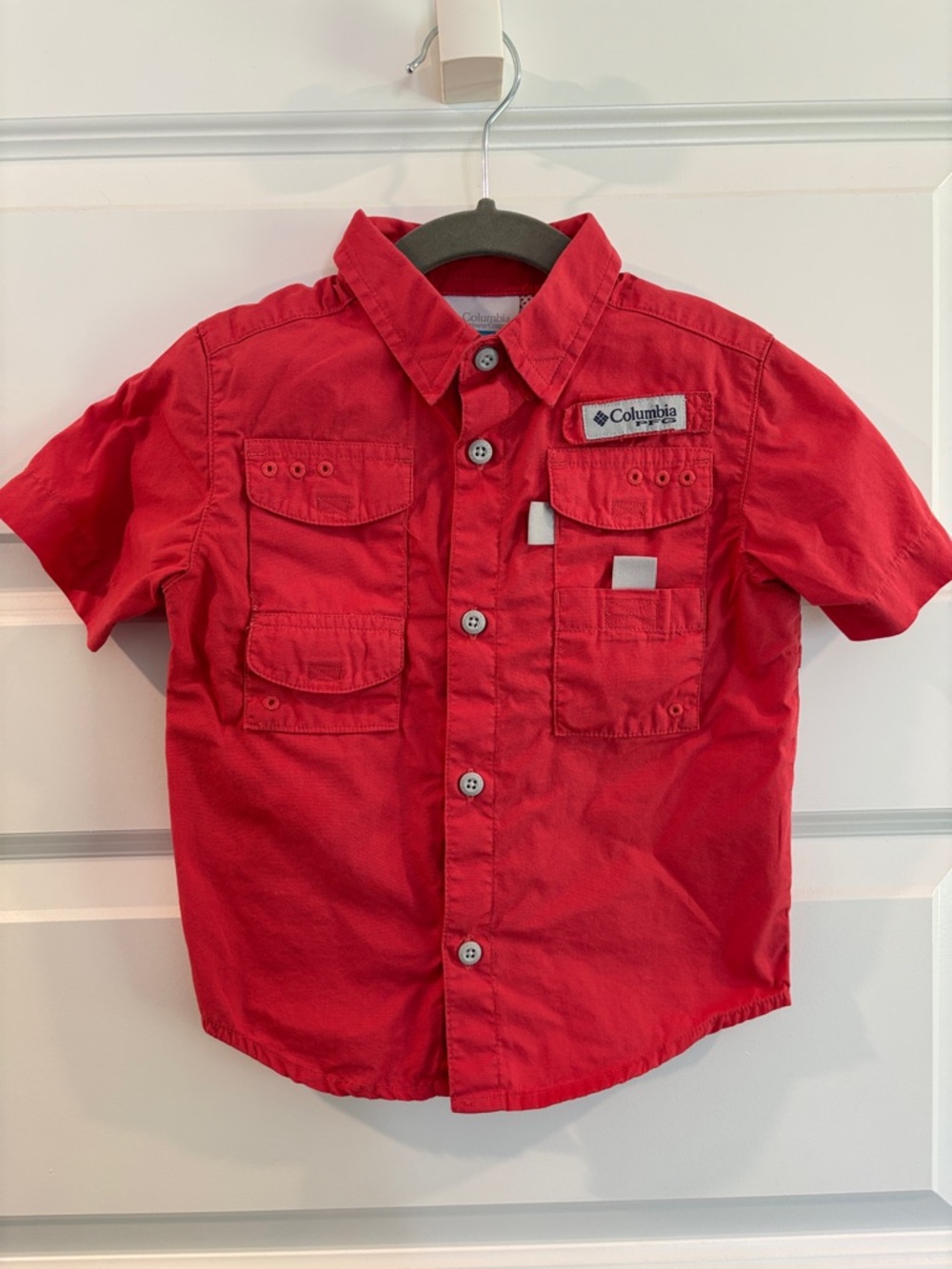 Columbia Red Short Sleeve Button-Front Kids Shirt. Size 3t